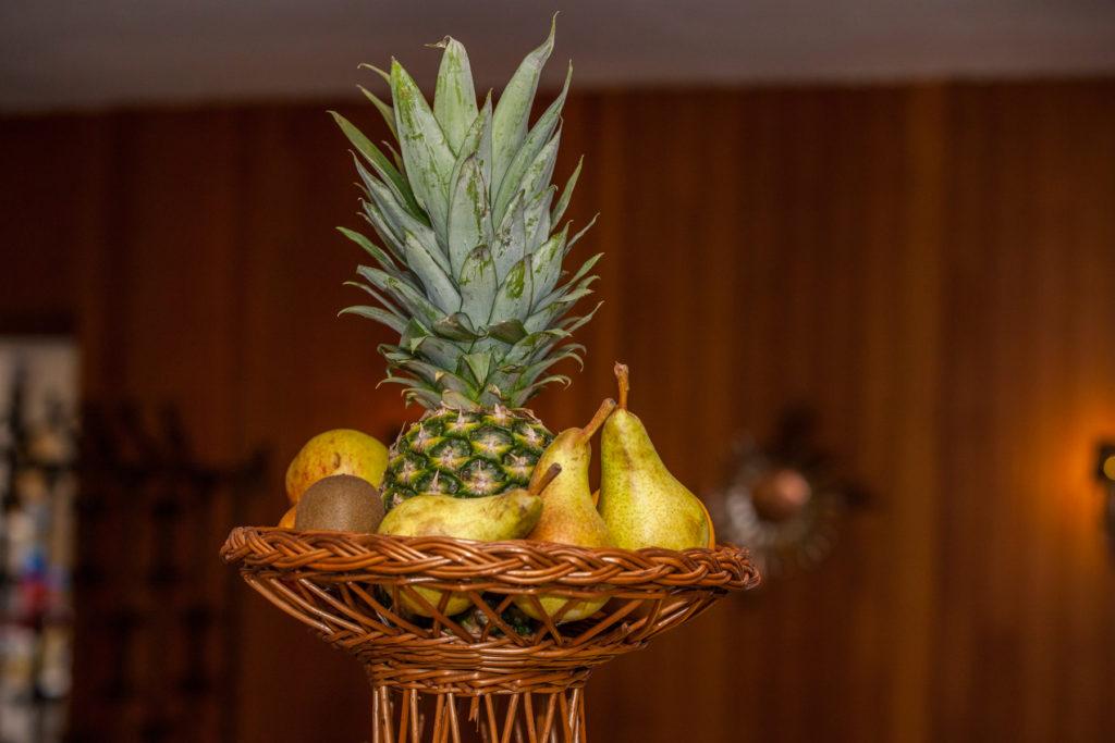 Ananas, Birne, Kiwi am Frühstücksbuffet