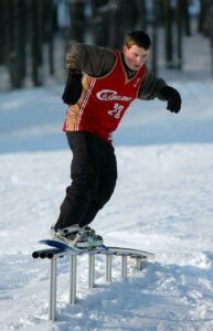 Snowboard-auf-Funpark-Zuckerfeld